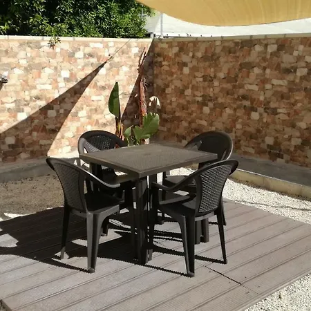 بيت للعطل Le Case Di Mescia Stella 18 *